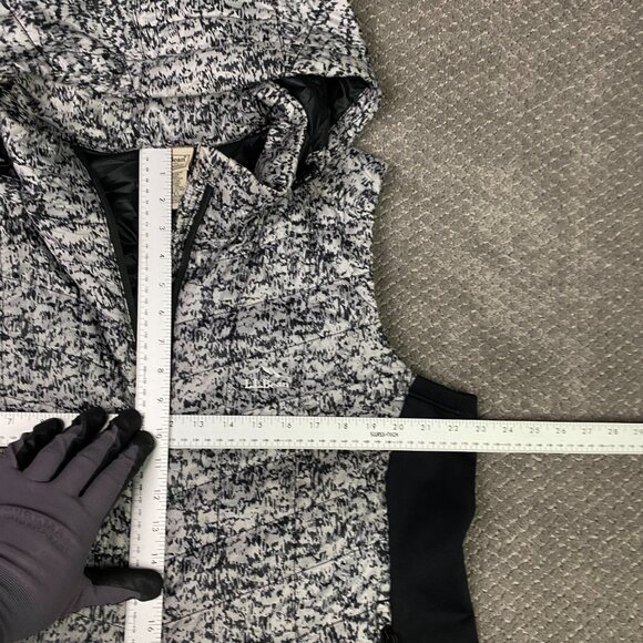 LL Bean Puffer Vest Women's XLP Petite Gray Camo Primaloft Packaway Packable - Picture 9 of 12